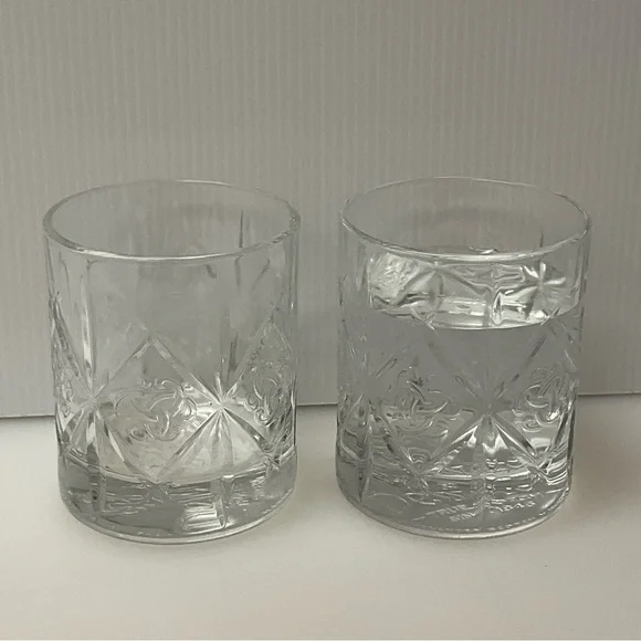 DEWAR’S (2) Scotch Whiskey Glasses Celtic Truth Knot Set of 2 Heavy Cut Glass - Picture 1 of 9